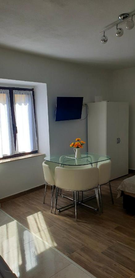 Apartments And Room Vela Senj  Zewnętrze zdjęcie