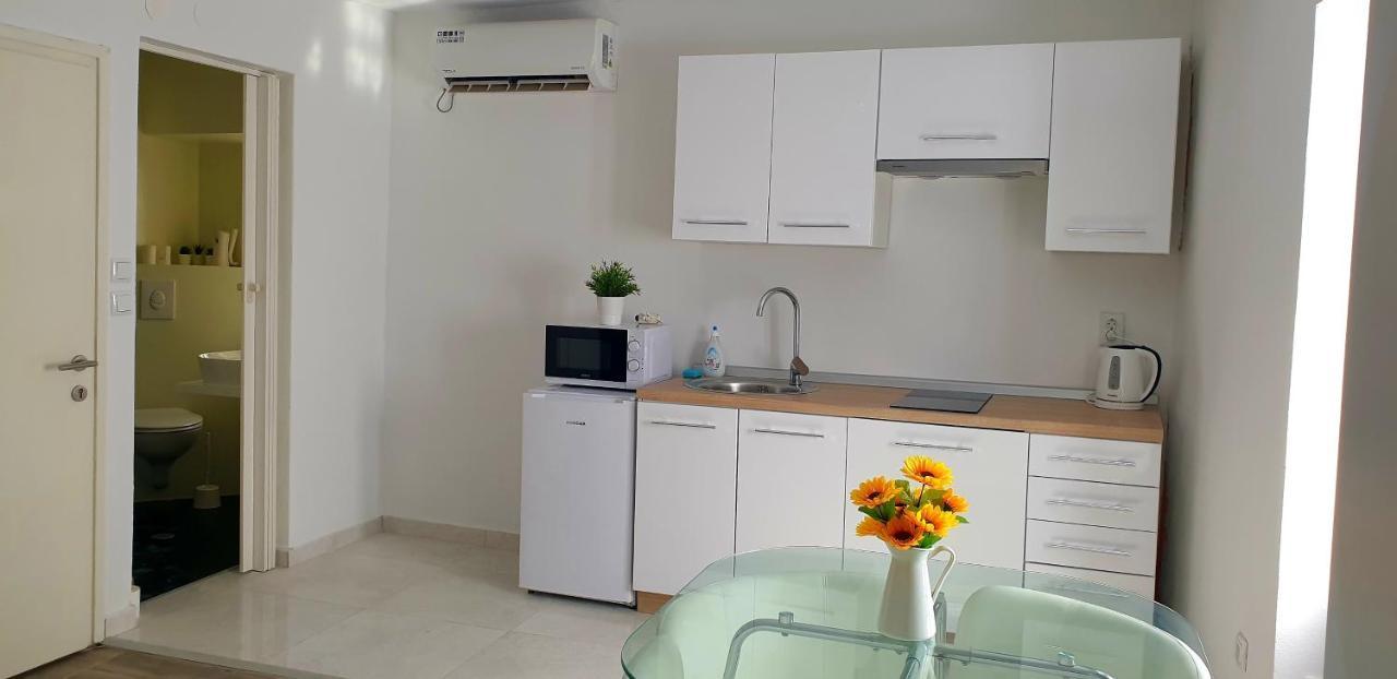 Apartments And Room Vela Senj  Zewnętrze zdjęcie