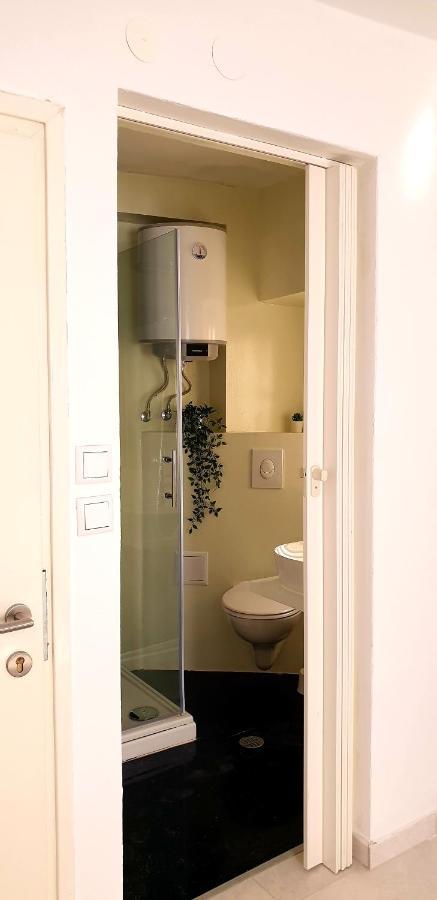 Apartments And Room Vela Senj  Zewnętrze zdjęcie